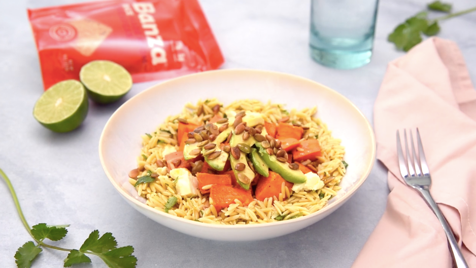 Tazón de arroz con batata y aguacate 