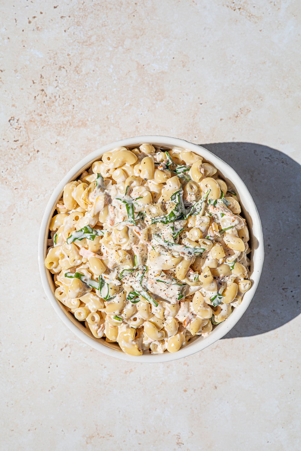 Ensalada vegana de macarrones hawaianos